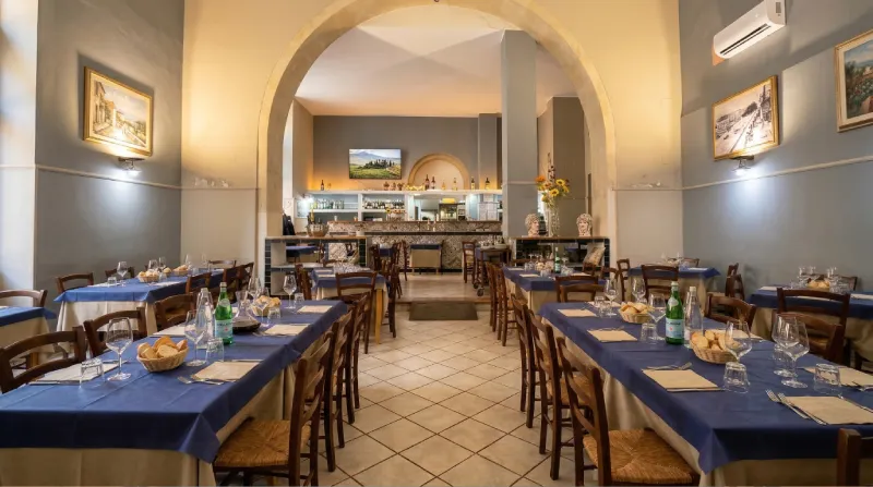 Sala ristorante per cene aziendali e gruppi a Ortigia Siracusa